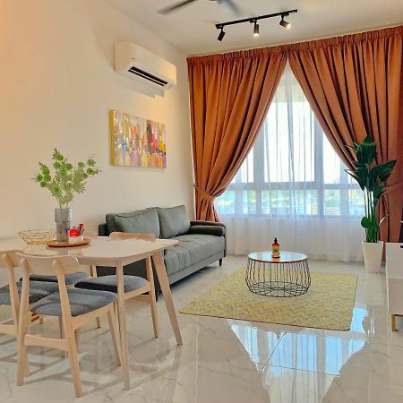 Netflix Two Bedroom Troika Kota Bharu Homestay 182 Екстер'єр фото