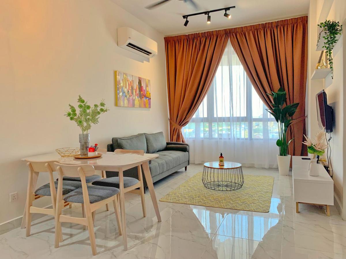 Netflix Two Bedroom Troika Kota Bharu Homestay 182 Екстер'єр фото