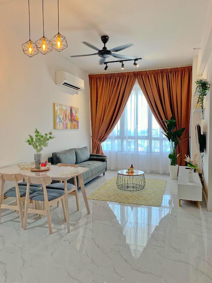 Netflix Two Bedroom Troika Kota Bharu Homestay 182 Екстер'єр фото