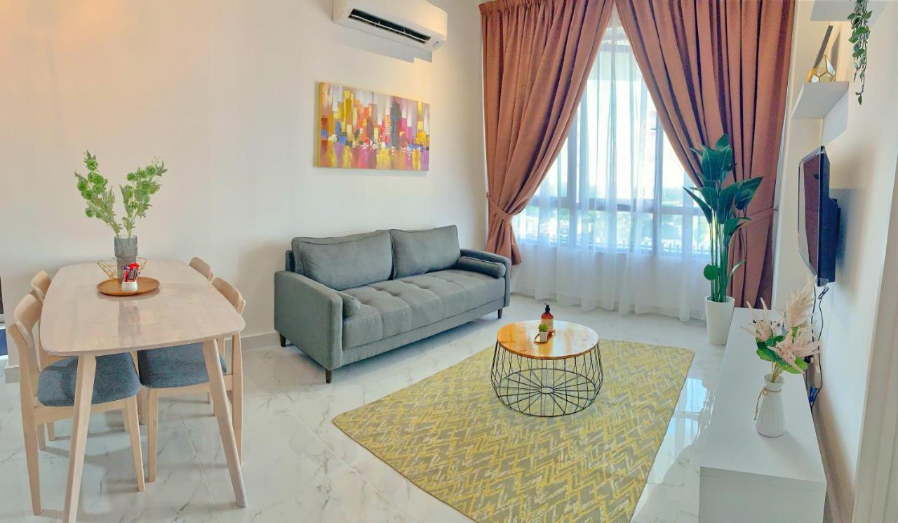 Netflix Two Bedroom Troika Kota Bharu Homestay 182 Екстер'єр фото