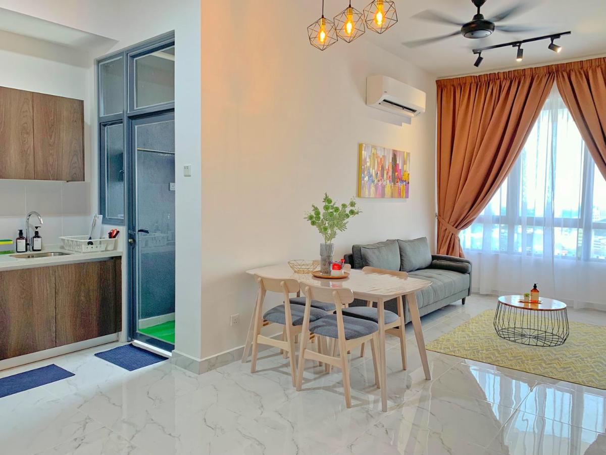 Netflix Two Bedroom Troika Kota Bharu Homestay 182 Екстер'єр фото