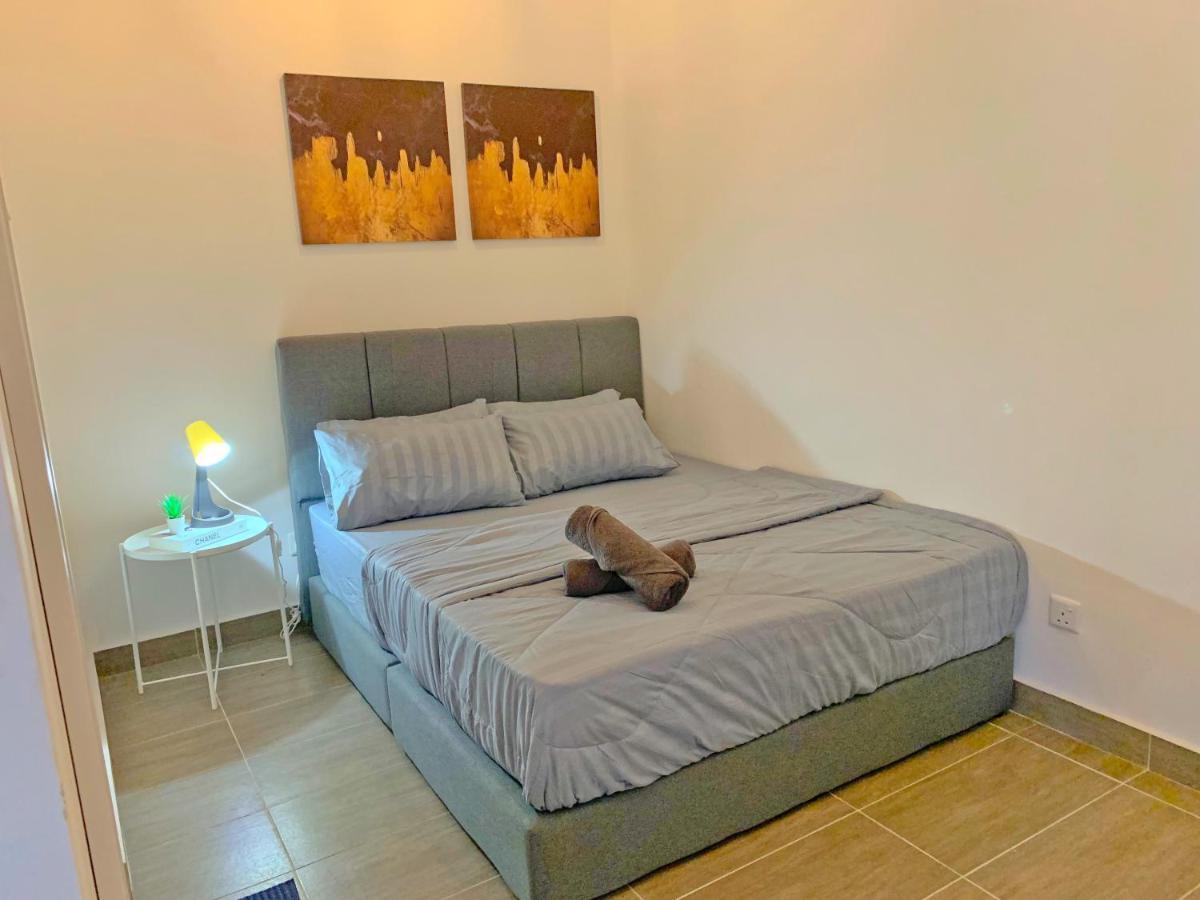 Netflix Two Bedroom Troika Kota Bharu Homestay 182 Екстер'єр фото