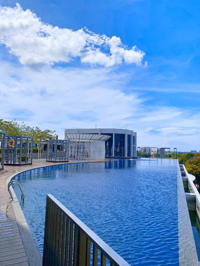 Netflix Two Bedroom Troika Kota Bharu Homestay 182 Екстер'єр фото