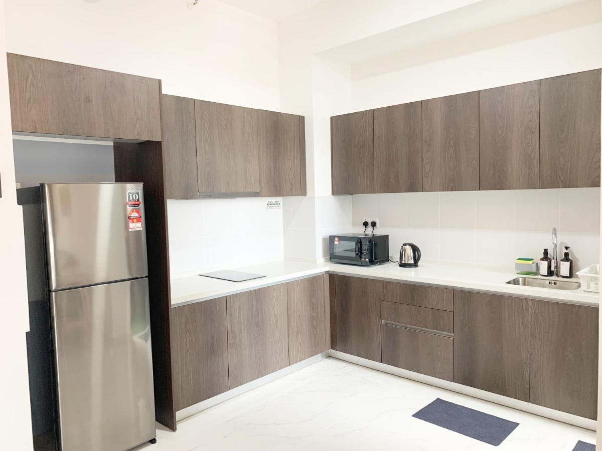 Netflix Two Bedroom Troika Kota Bharu Homestay 182 Екстер'єр фото