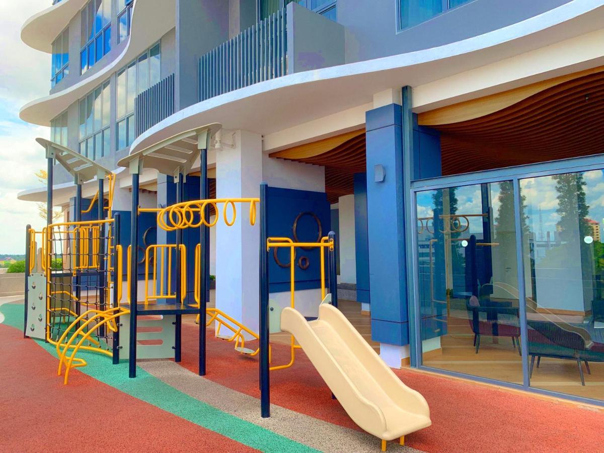 Netflix Two Bedroom Troika Kota Bharu Homestay 182 Екстер'єр фото