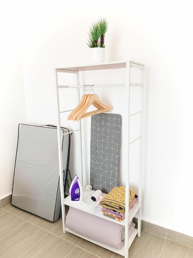 Netflix Two Bedroom Troika Kota Bharu Homestay 182 Екстер'єр фото